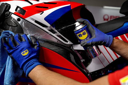 Moto Cire Et Polish Aérosol Extrême Brillance Et Longue Durée Contient De La Cire De Carnauba Et De La Cire D'Abeilles Ne Laisse Pas De Trace 400 ML